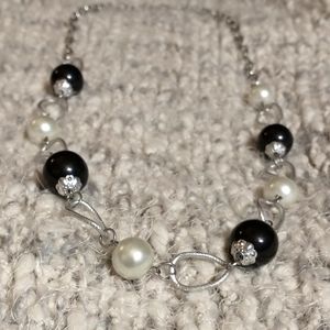 NWOT Black and white Pearl necklace